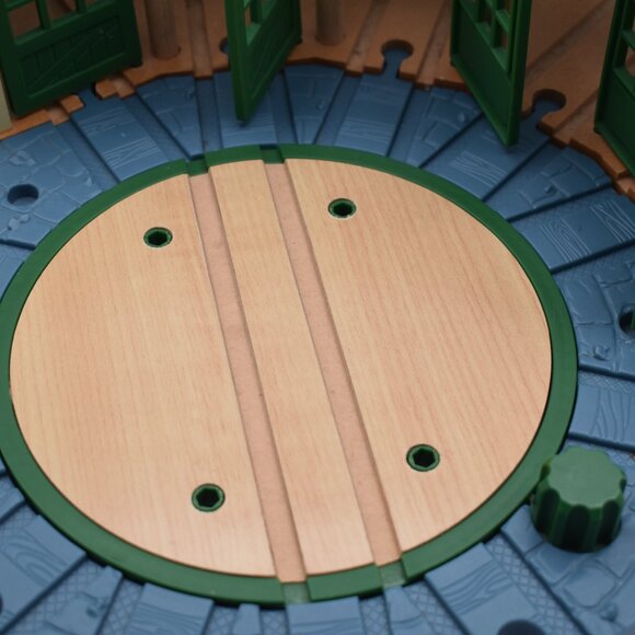 Roundhouse Tidmouth Shed w/5 Stalls Wooden Railway Thomas & Friends Train Engine - Picture 12 of 14